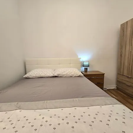 Campeao De Fabulas Lda * Lisboa